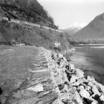 1959.
Esecuzione dell'argine di sponda destra a monte del ponte di Carasso.
Dopo i lavori. (#2461)