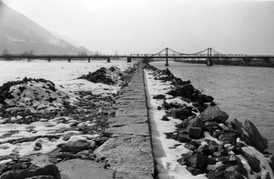 Marzo 1965 - Golena del fiume Ticino presso il ponte di Quartino.
Lavori di sistemazione della golena e dell'argine sommergibile. (#12)