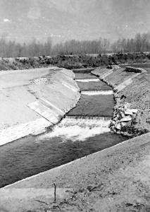 Anni 1940/50.
Canale principale della sponda sinistra.
Diramazione presso il Trodo. (#1131)